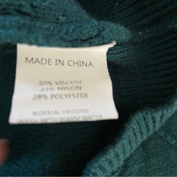 Simplee balloon sleeve sweater. - Picture 4 of 6